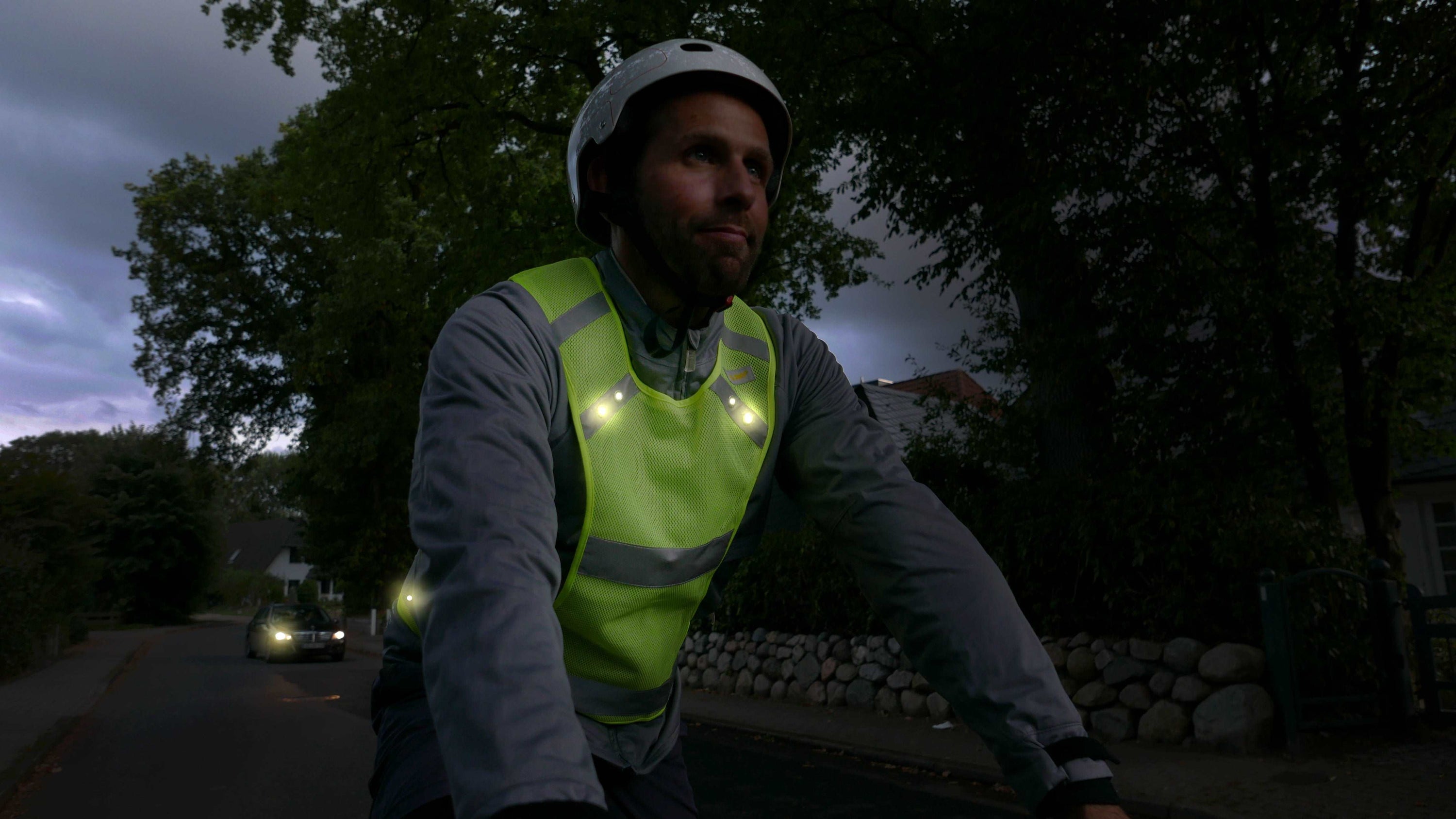 Sonew LED gilet lumineux été nuit sports course à pied cyclisme vêtements  de sécurité réfléchissants jaune, gilet de course de nuit, gilet de  sécurité réfléchissant 
